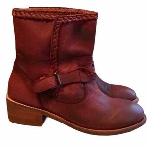 Musse & Cloud Kimber Chelsea Style Boots Size 9.5